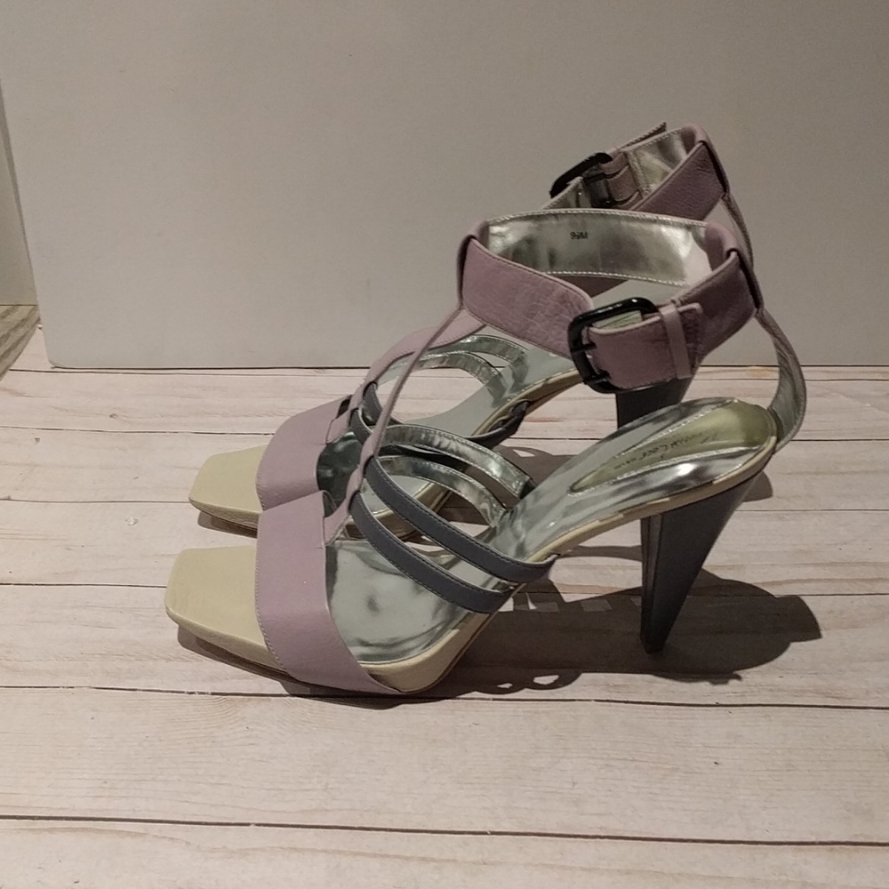 Beautiful sandals by Kenneth Cole 🌸🌸🌸🌸